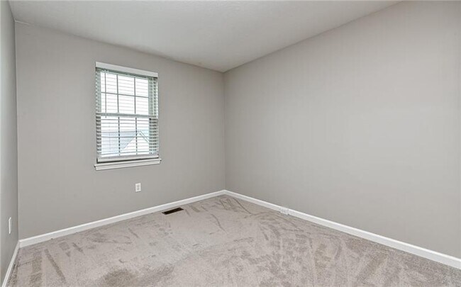 Building Photo - 229 Hillvue Dr