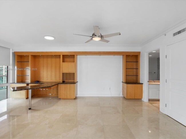 Building Photo - 3370 Hidden Bay Dr
