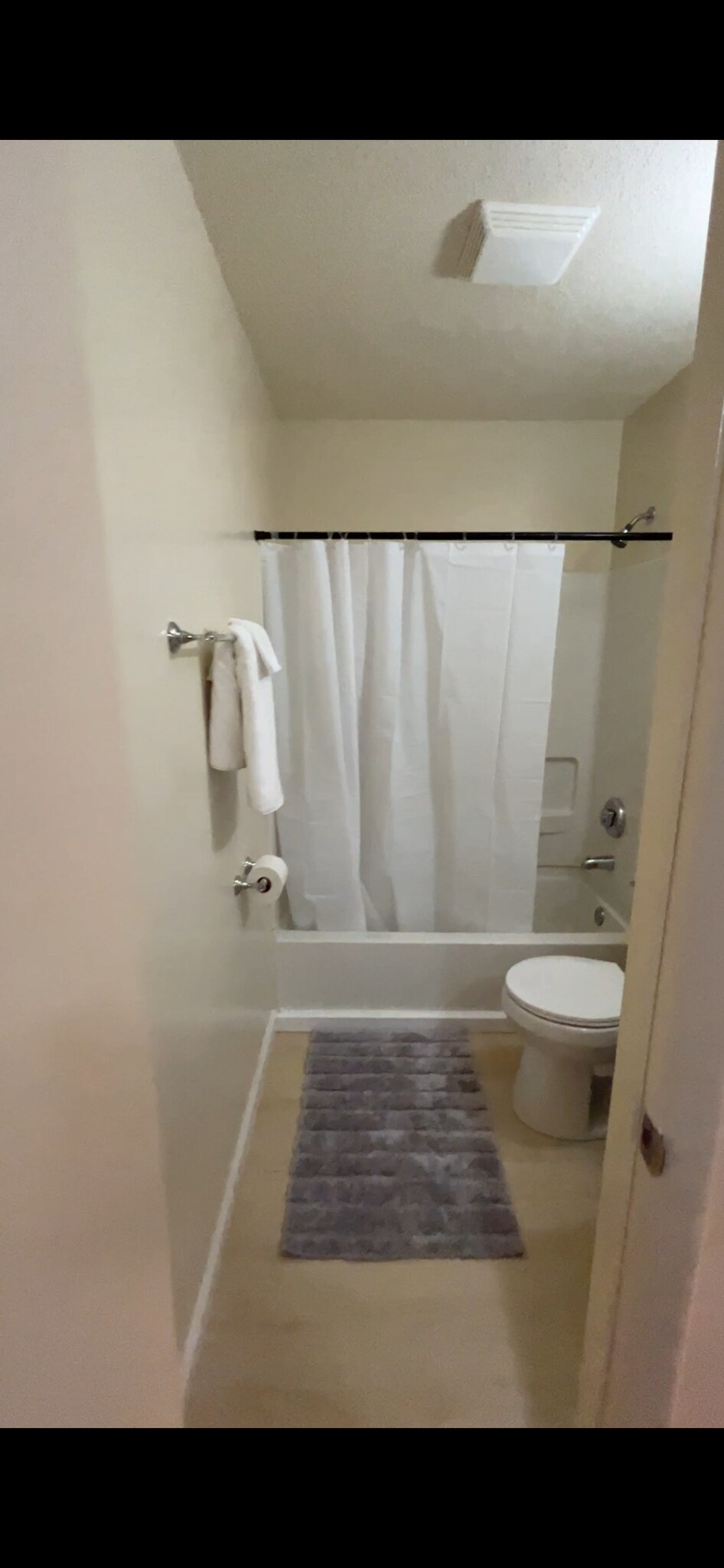 Building Photo - 1431 Collegiate Cir