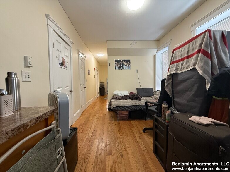 Building Photo - 887 Huntington Ave