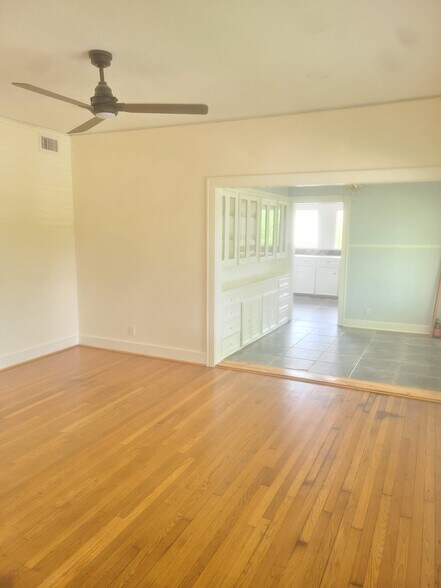 Building Photo - 4703 Chenevert St