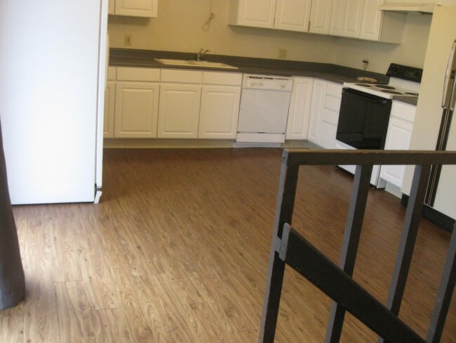 Building Photo - 16868 W 14th Pl