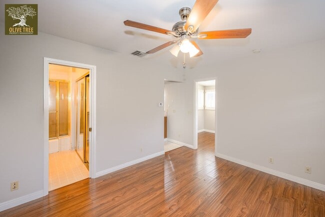 Building Photo - 194 Santa Anita Ct