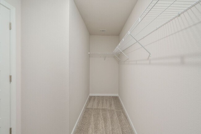 Building Photo - 522 Mary Lou Way