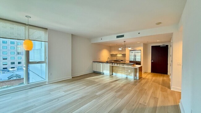 Primary Photo - 2BR 2BA @ The BLU in SOMA/South Beach -AMSI