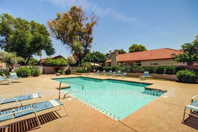 Building Photo - 4566 W Shannon St