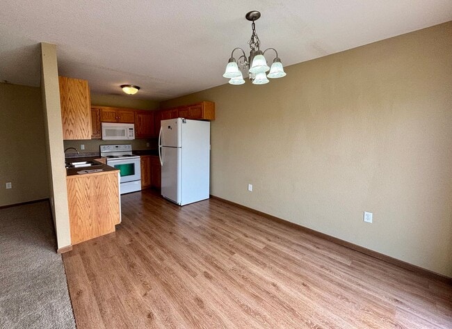 Building Photo - Room to Live, Space to Enjoy – 4 Bed / 2.5...