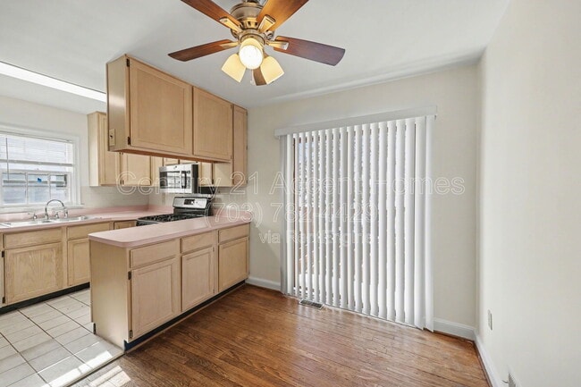 Building Photo - 1404 S Quincy St