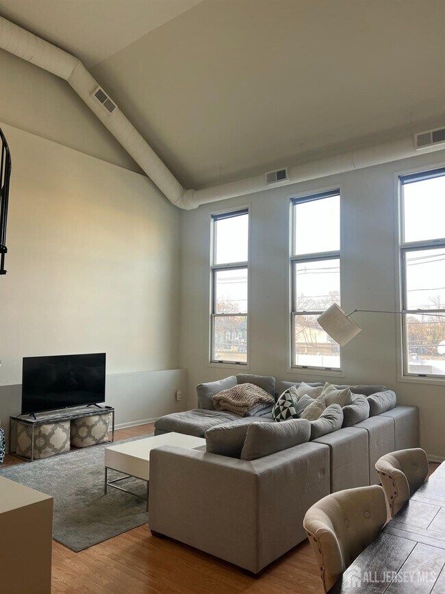 Building Photo - 9/11 New St