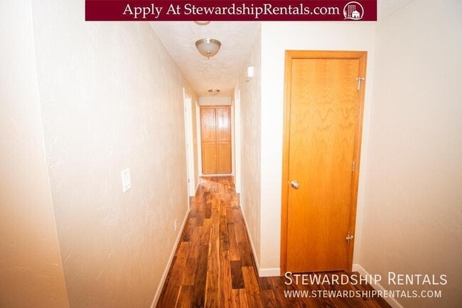 Building Photo - 5051 Forsythia St