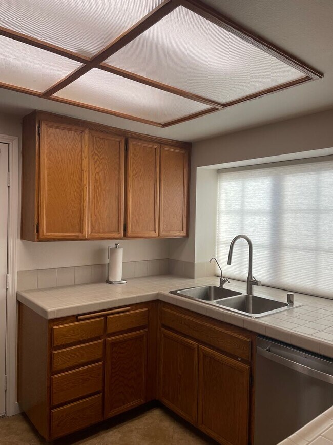 Building Photo - 2 Bedroom Ranch Style Home in RANCHO SAN DIEGO