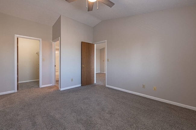 Building Photo - 1310 Hollow Run