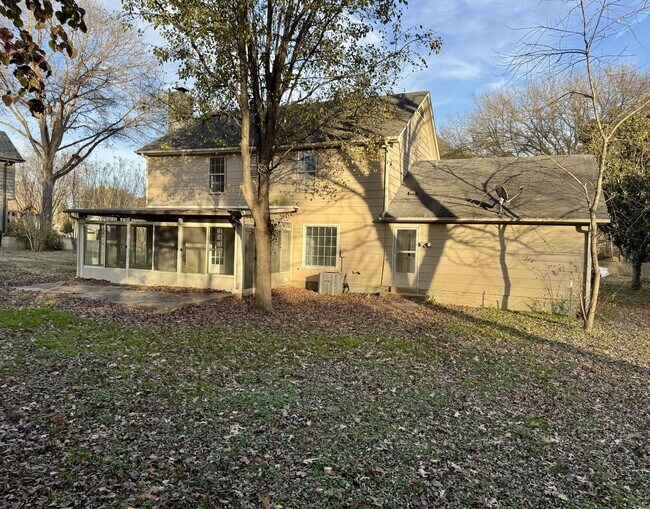 Building Photo - 122 York Haven Dr