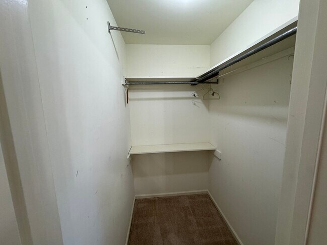 Building Photo - Very Nice 4 Bedroom 2.5 Bathroom Home in N...