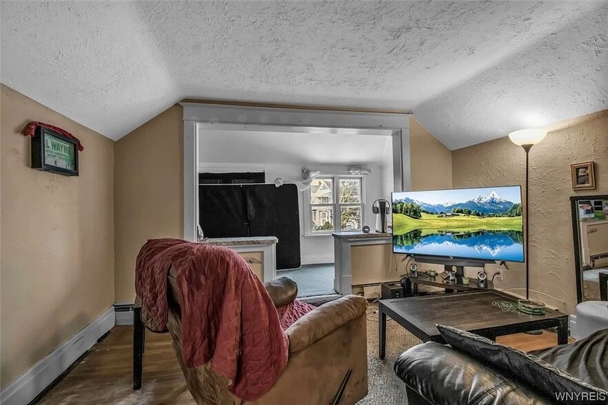 Building Photo - 11 Kaufman Dr