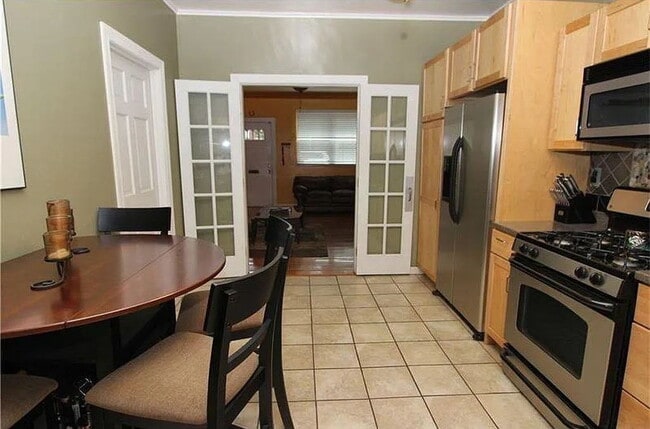 Building Photo - Charming 2BR South Side Home | Updated Kitchen w/ Dishwasher | Prime Pittsburgh Location