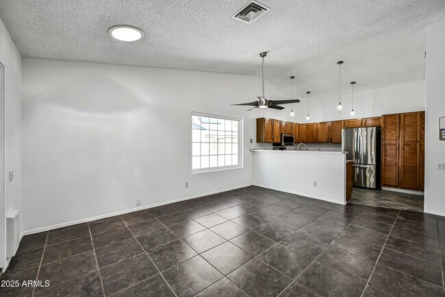 Building Photo - 324 S Rita Ln