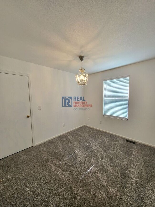 Building Photo - 5467 S Quatar Ct