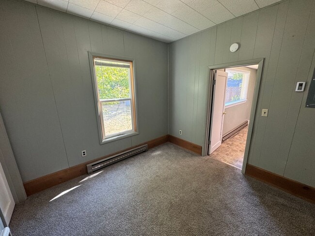 Building Photo - Incredible Downtown Location - 3 BR Home j...