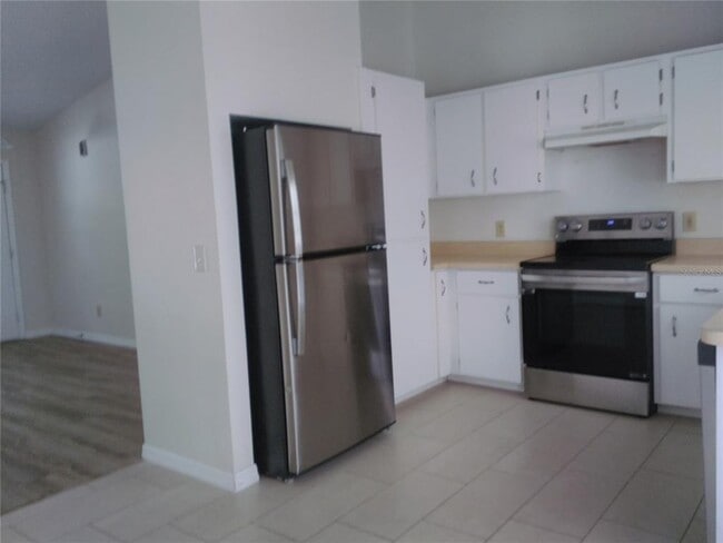 Building Photo - 330 Chestnut Ave