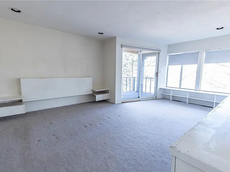 Building Photo - 7520 Spectrum Way