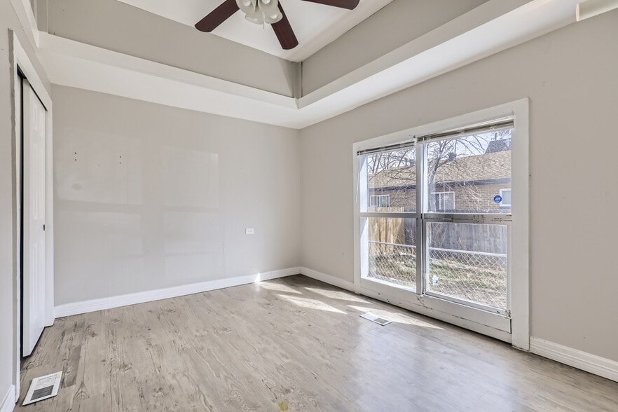 Building Photo - 1446 Valentia St