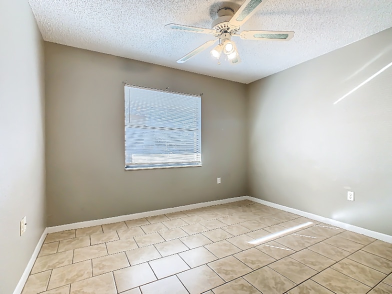 Building Photo - 1015 Harden Ct