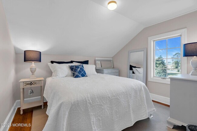 Building Photo - 215 Neptune Pl