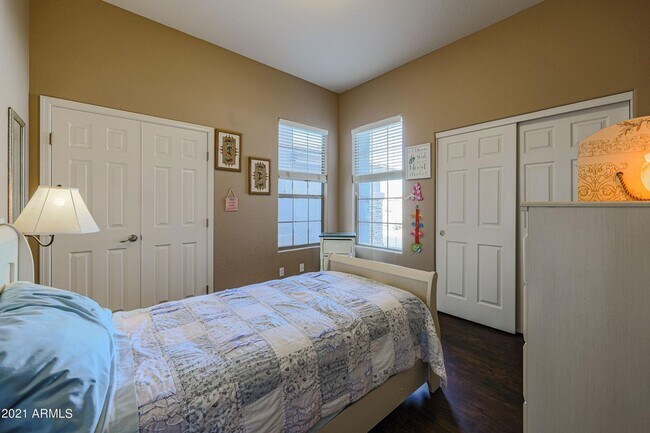 Building Photo - Gorgeous fully upgraded single level 4 bed home with private pool in North Peoria