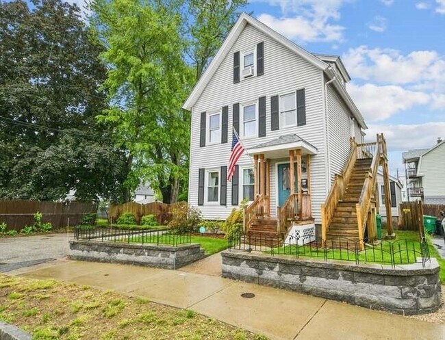 Primary Photo - 52 Harvard St