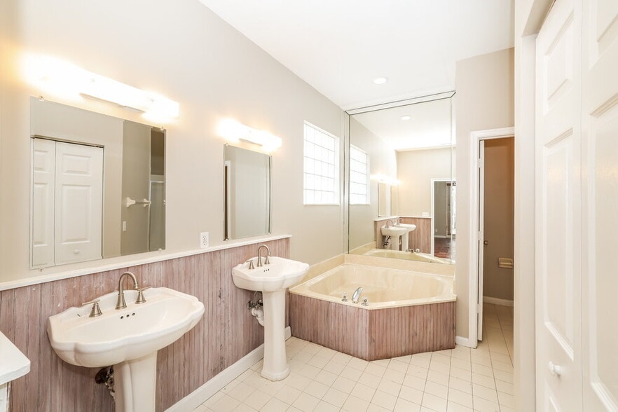 Building Photo - 12292 Sunset Point Ln