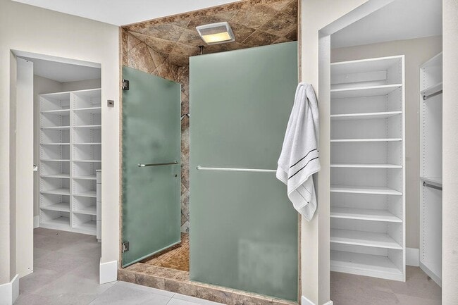 Building Photo - 77765 Cottonwood Cove