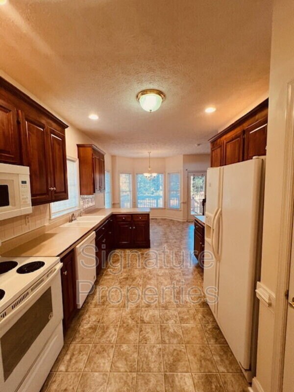 Building Photo - 5100 Beachmere Ct