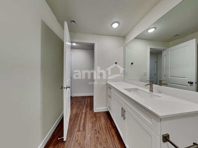 Building Photo - 3572 N Annabell St