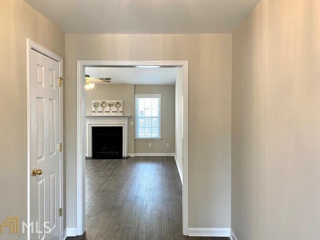 Building Photo - 302 Highland Falls Dr