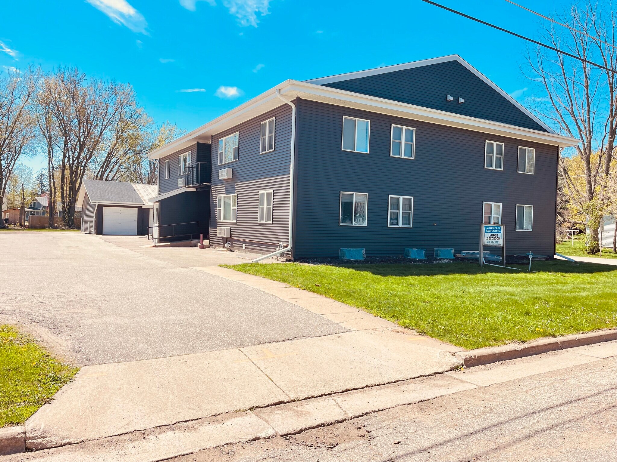 Building Photo - 20427 W Clark Ave