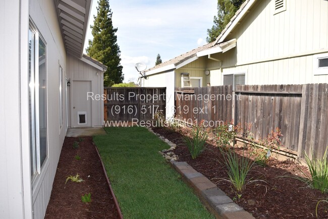 Building Photo - 4 Bedroom Rocklin Gem! Pet Friendly! Comin...