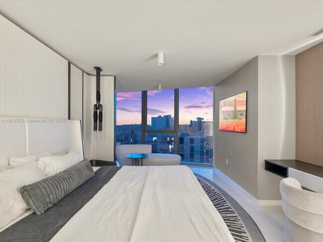 Building Photo - 300 Biscayne Blvd Way