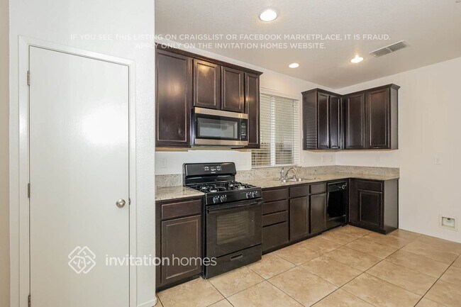 Building Photo - 8925 Robbins Rd