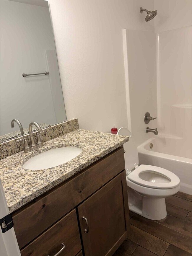 Building Photo - WEBB CITY  Beautiful 3 Bedroom 2 Bathroom ...