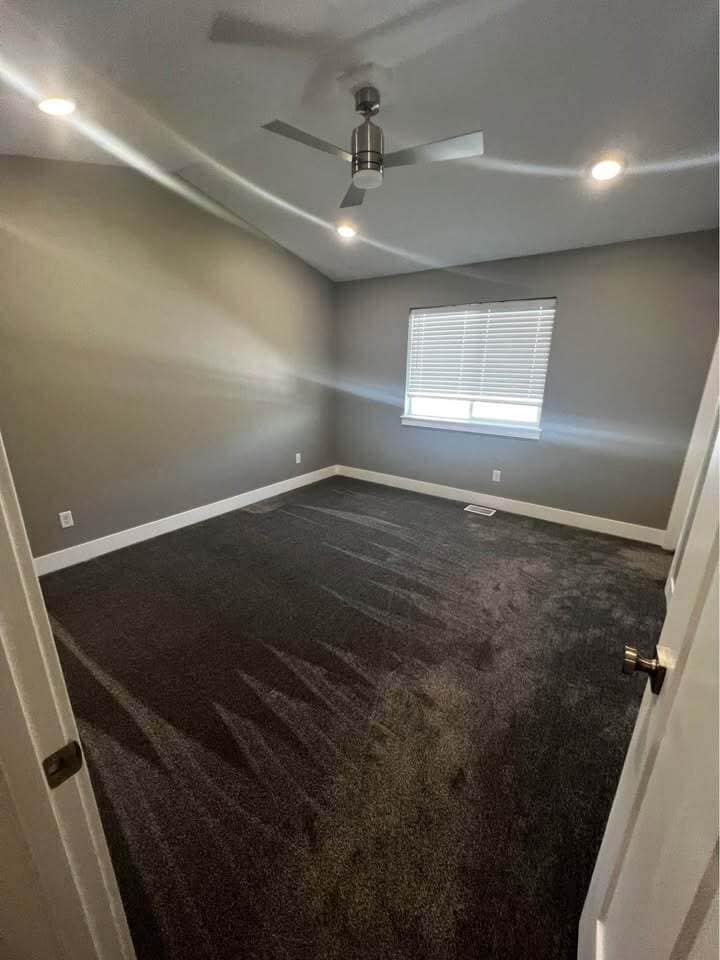 Building Photo - 10656 N 36th E