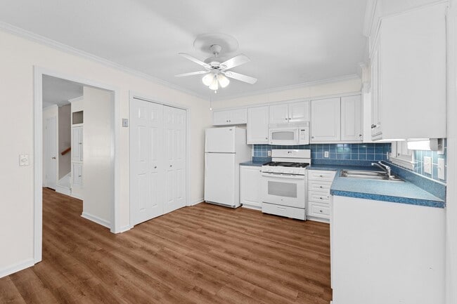 Building Photo - 1201 River Ridge Dr