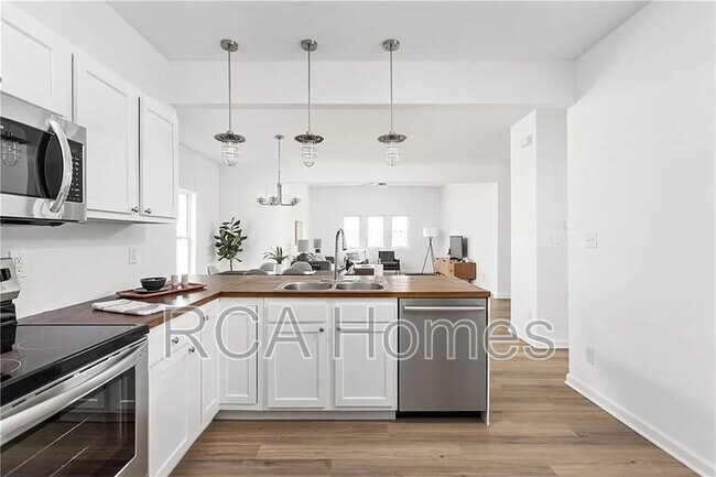 Building Photo - 408 N Dearborn St