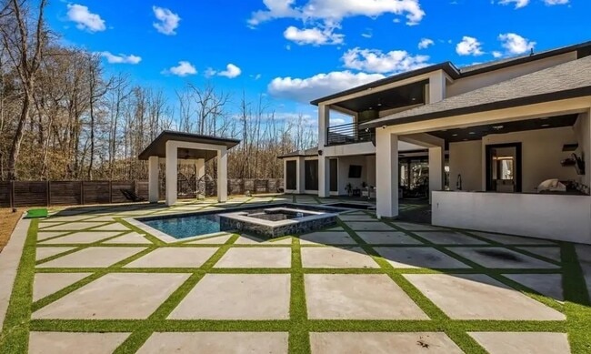 Building Photo - 13 Rd 660