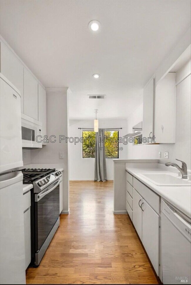 Building Photo - 192 Agua Caliente Rd W