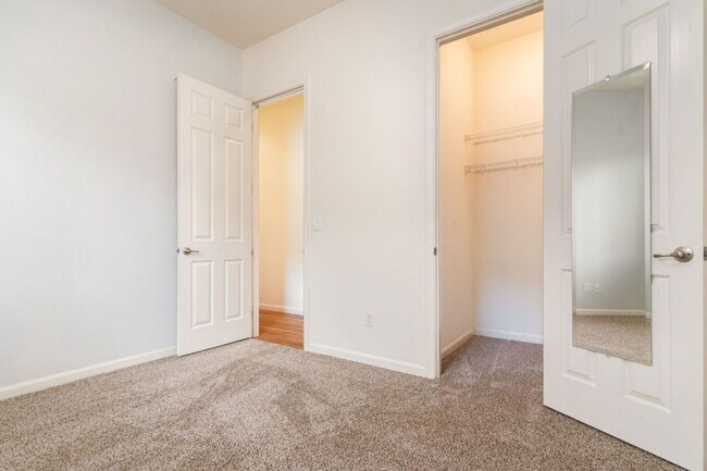 Building Photo - 3350 W Stewart Ave