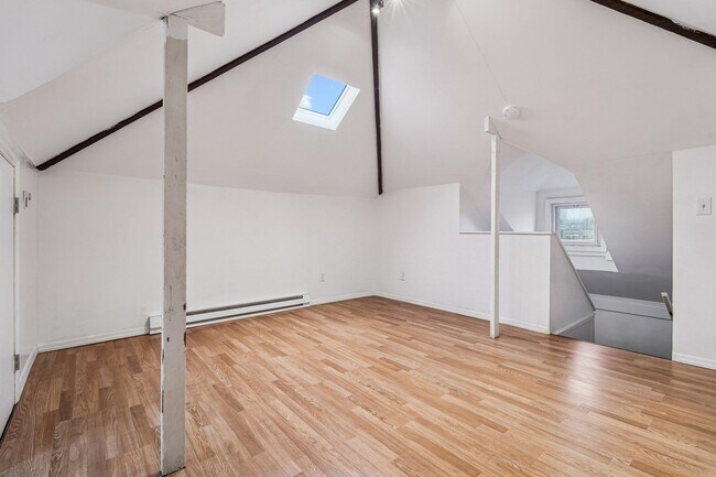 Building Photo - 1154 Anderson Ave