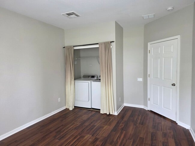 Building Photo - Three Bedroom Townhouse at Vista Cay in Orlando