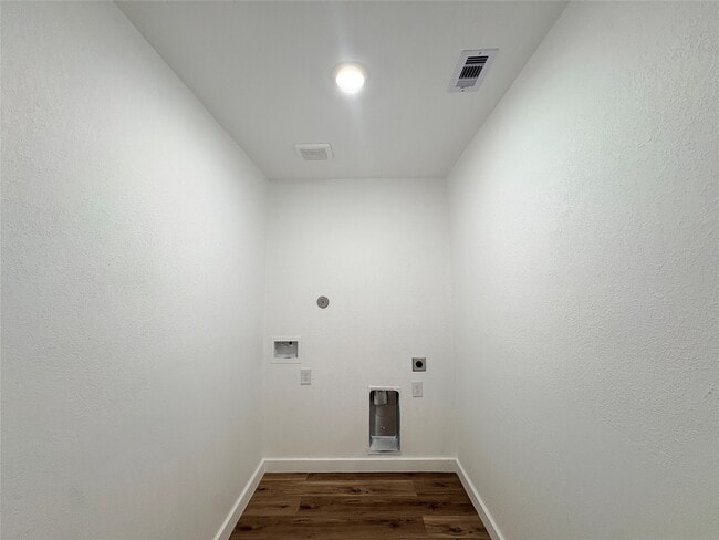 Building Photo - 3206 Avenue K