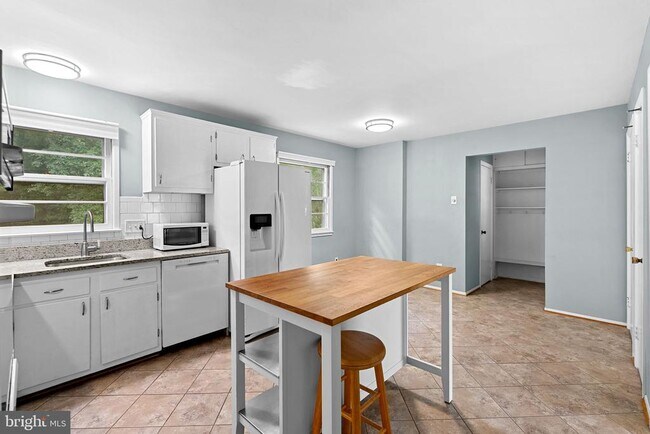 Building Photo - 4222 Braeburn Dr